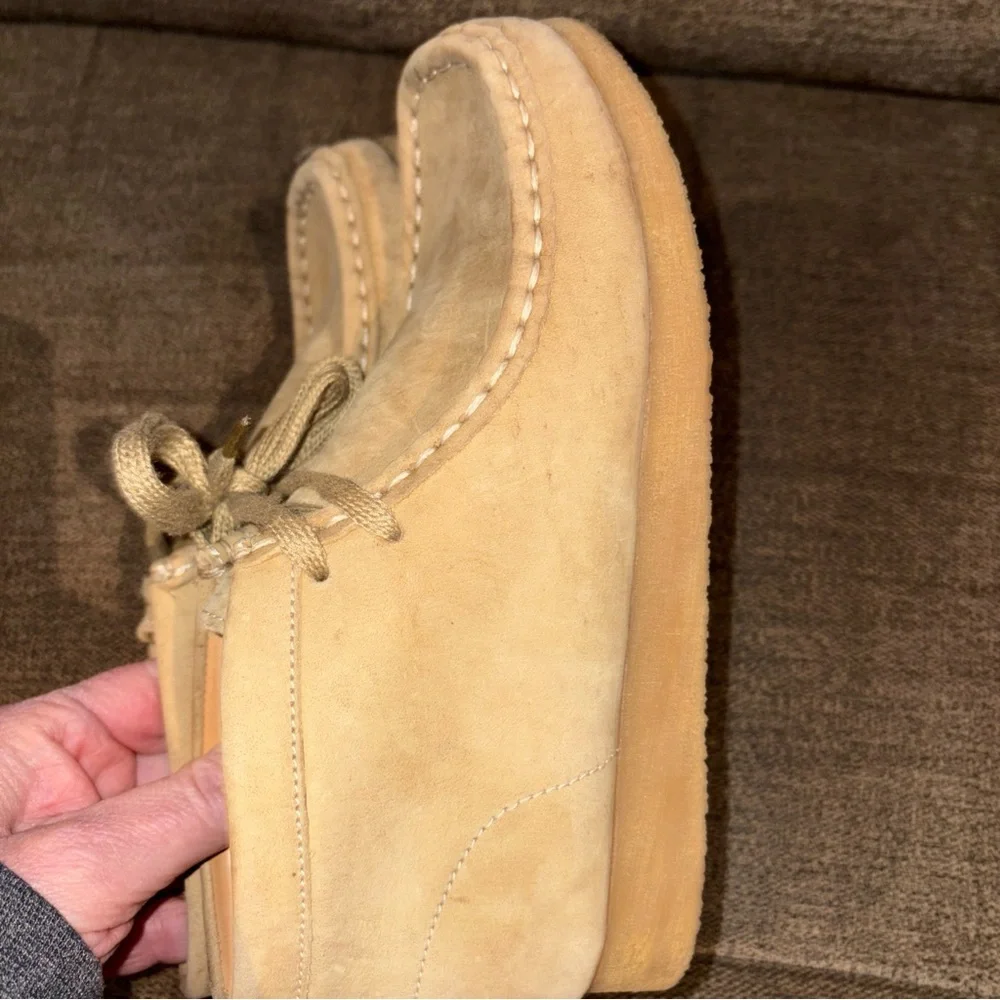 KIDS Tan CLARKS WALLABEEBOOTO Suede High Top Boots Shoes Youth 2.5w new